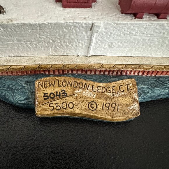 New London Ledge Connecticut #129 Harbor Lights Statuette 1991 - Picture 3 of 5